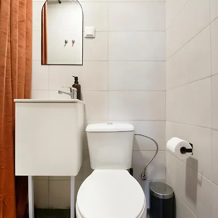 & Center Guest house *